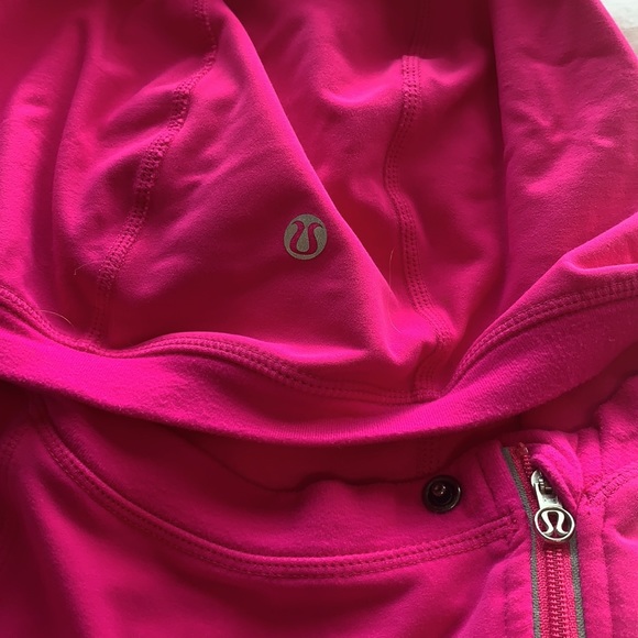 Lululemon Running reflective 1/2 Zip Jacket - Picture 2 of 8